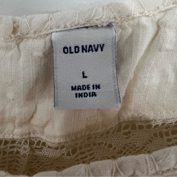 Old Navy Oversized Clip-Dot Crochet-Lace
Button-Front Blouse Women’s Sz L - Picture 4 of 7